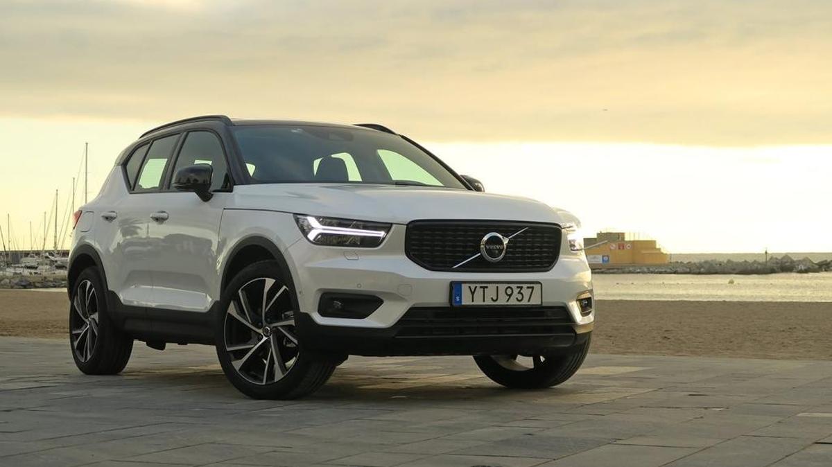 El XC40 no se aparta de las tendencias de diseño recientes de Volvo, aunque las ha comprimido en un paquete de lujo