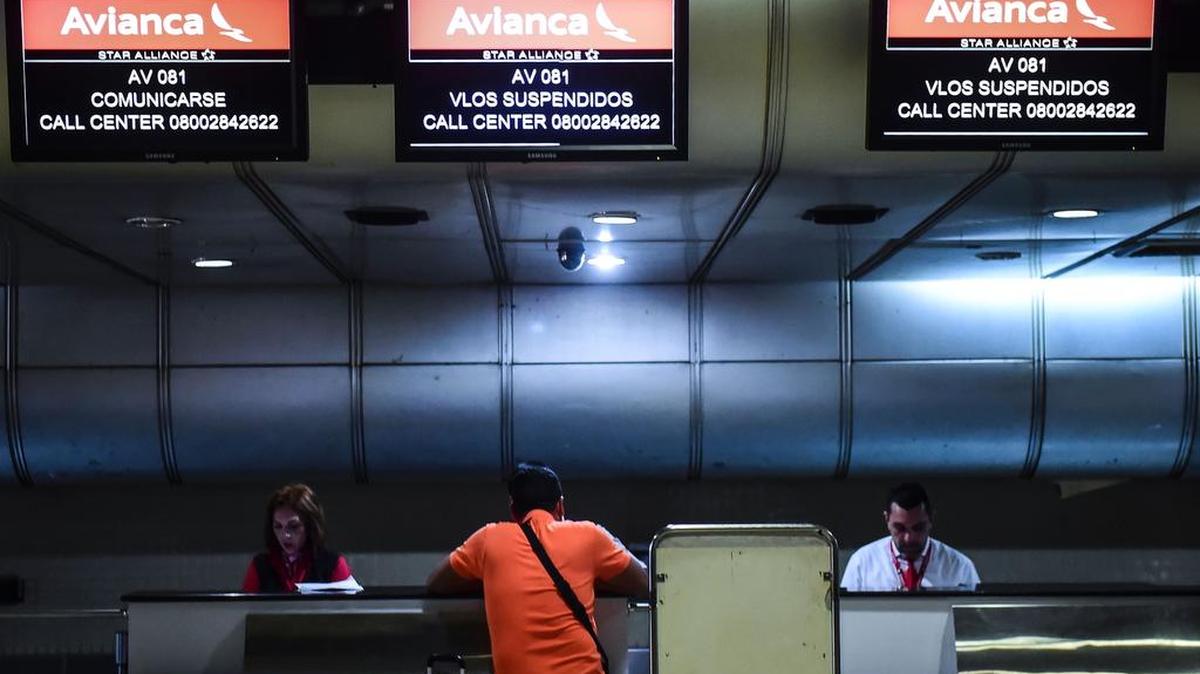 Así lucía en la tarde de este jueves el mostrador de Avianca en el Aeropuerto de Maiquetía, en Caracas. En la pantalla se lee “vuelo suspendido”.
