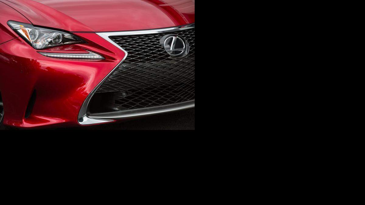 
Un detalle del Lexus RC 350 para el 2015. Lexus ha sido aclamado como el auto más condiable en el mercado de EEUU.
