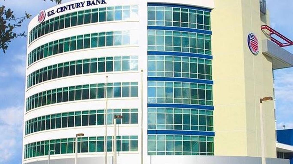 U.S. Century Bank reportó una pérdida de $5.8 millones en el 2015, año que vio al banco, con sede en Doral, obtener $65 millones a través de un acuerdo de recapitalización y reclutar a un nuevo presidente ejecutivo.