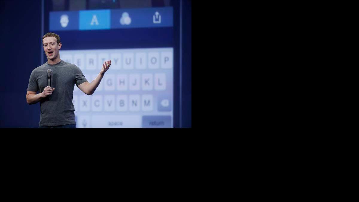 
Mark Zuckerberg habla sobre el Messenger app durante la conferencia de innovadores F8 en San Francisco.

