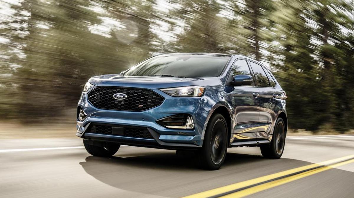 El Ford Edge ST es un vehículo espacioso, poderoso, impresionante, capaz de satisfacer al más exigente de los gustos. Lo único que no logrará nunca es pasar inadvertido en la calle.