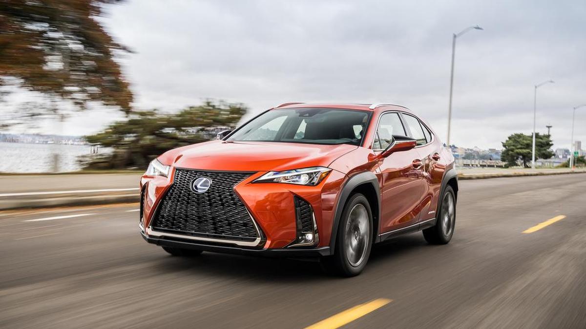El Lexus UX 250h merece ser considerado por quien busque un estilo distintivo y una excelente economía de combustible para un vehículo urbano.