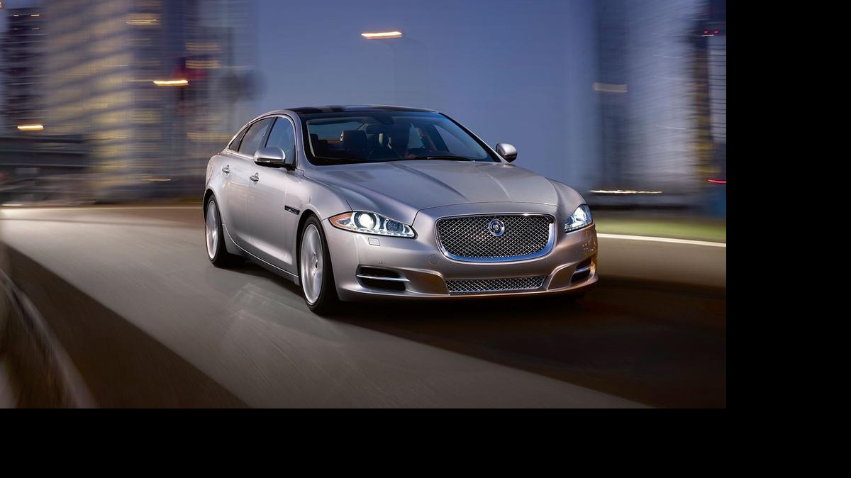 
Después de su exitoso debut en el 2011, ahora el nuevo Jaguar XJL Portfolio para este año nuevamente sorprende con su diseño.
