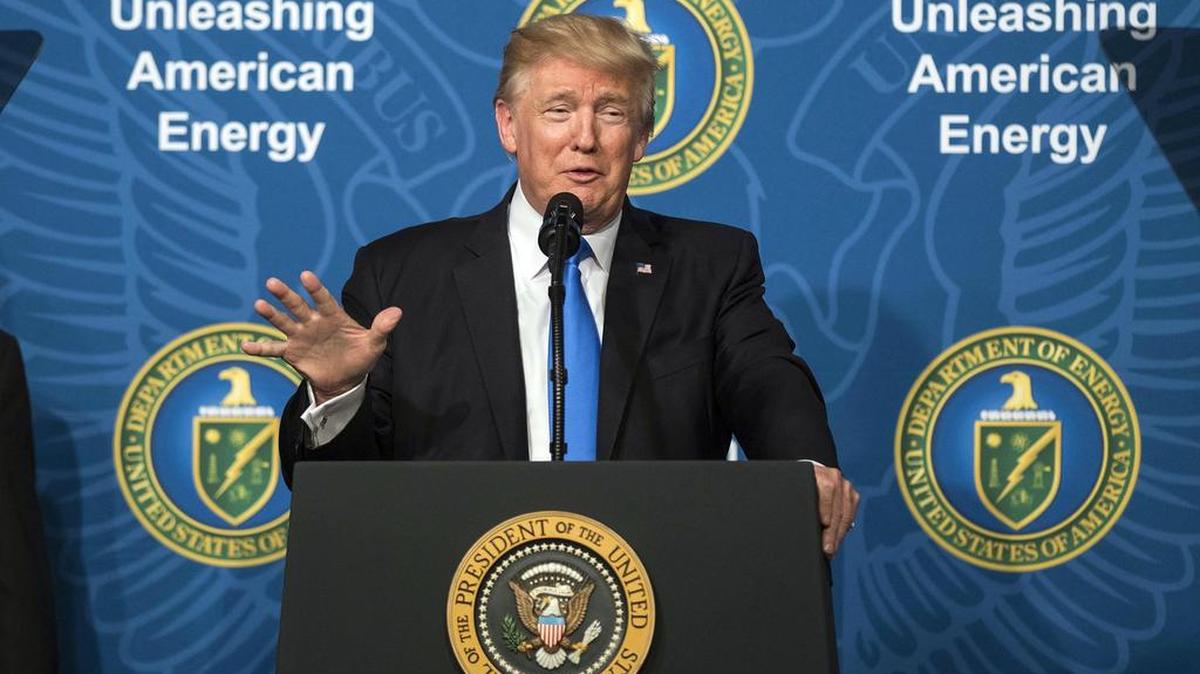El presidente Donald Trump participa el jueves en el acto Unleashing American Energy, en el Departamento de Energía en Washington.