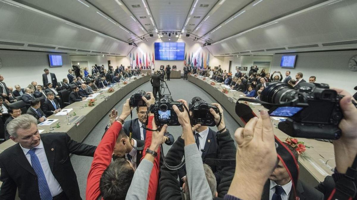 Vista general de la reunión formal de ministros de petróleo de la Organización de Países Exportadores de Petróleo (OPEP) que se celebra en Viena.