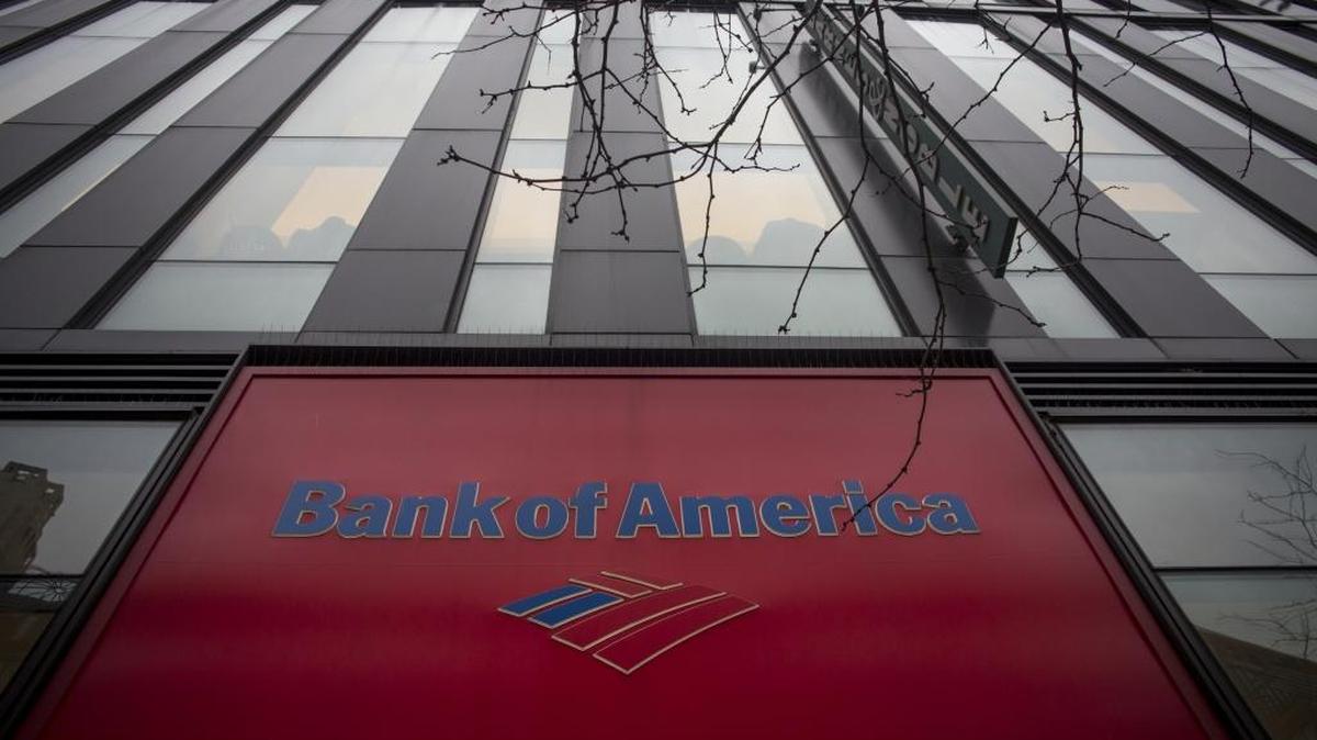 Una sucursal del Bank of America en Nueva York, el viernes. La entidad financiera explicó que entre enero y diciembre pasados obtuvo un beneficio neto por acción de $1.31, frente a los 36 centavos de dólar que registró en 2014.