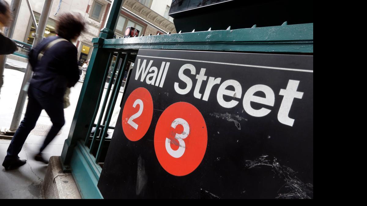 
First BanCorp, matriz del banco puertorriqueño FirstBank, caía el miércoles un 1.6 % en la Bolsa de Nueva York tras su anuncio de que ha alcanzado un acuerdo para vender un conjunto de préstamos morosos 
