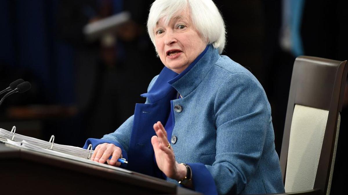 De manera unánime, el banco central dirigido por Janet Yellen aprobó comenzar en octubre a desprenderse de manera “gradual y predecible” de su balance de deuda.