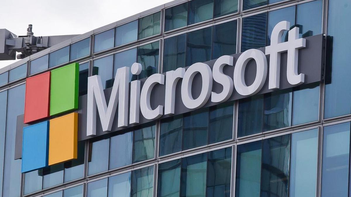 Microsoft lanzó Azure Skills Initiative, que incluye el Curso Abierto Masivo En Línea (MOOC), con el que busca llegar a 18,000 personas.