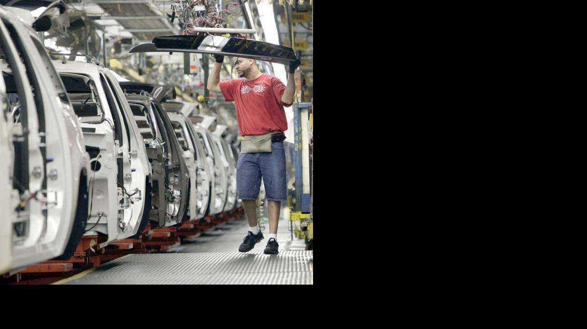 
Se trata de un renacer sorprendente para un vehículo que fue sujeto de obituarios cuando los precios de la gasolina se dispararon en el 2008. 
