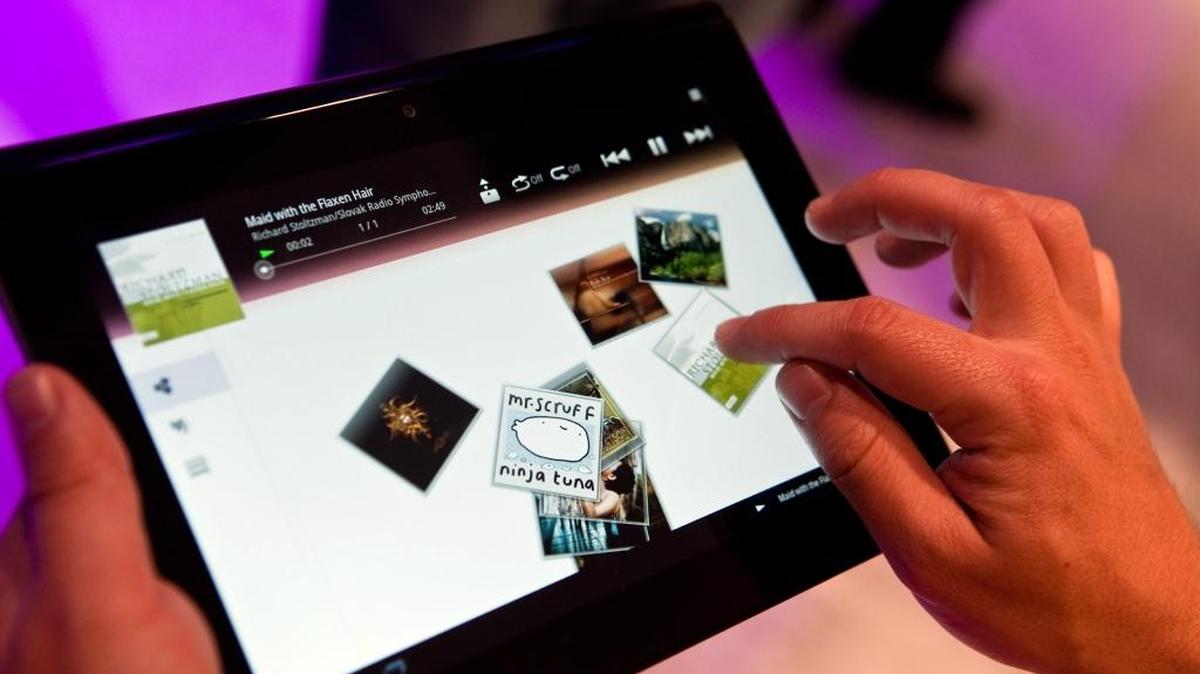 
Las aplicaciones y las herramientas en línea de que disponen los jóvenes en sus teléfonos móviles y tabletas son una forma atractiva de aprender a manejar sus finanzas.

