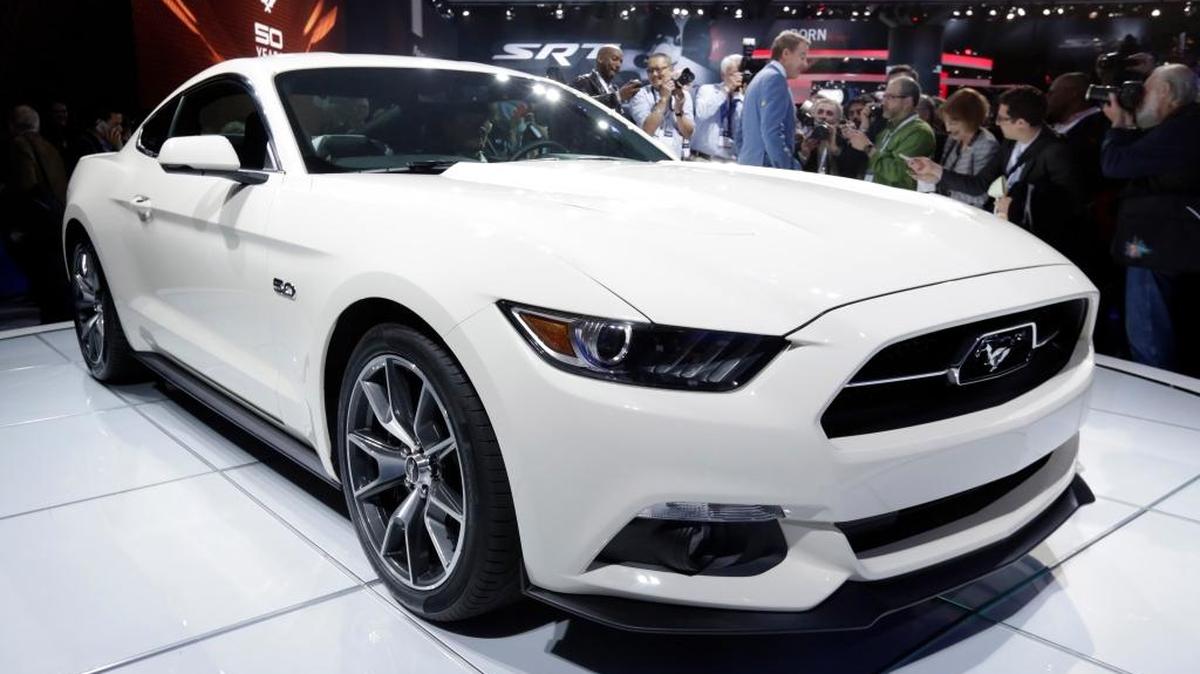 Un Fort Mustang de la Edición 50 años es presentado en el Shown Internacional del Auto en Nueva York. Foto de archivo.