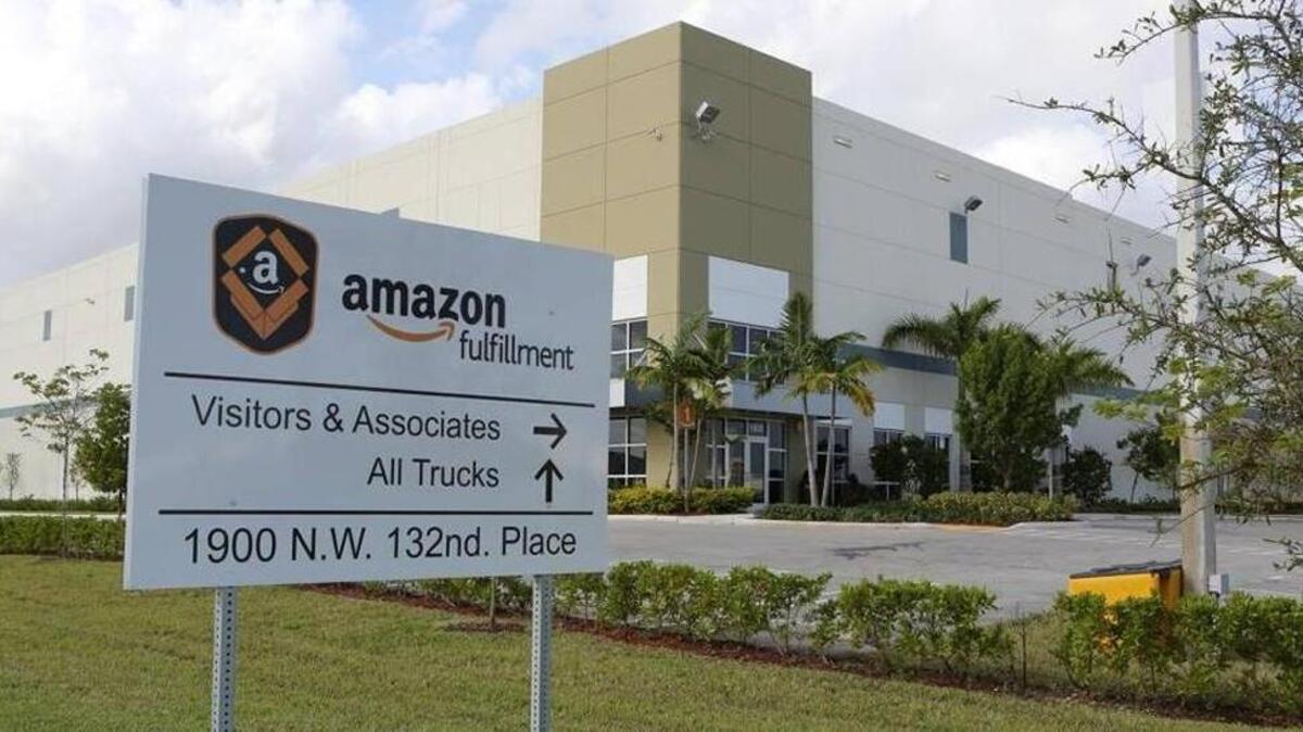 Se espera que Amazon abra uno de los mayores almacenes del condado en el aeropuerto de Opa-locka, creando 1,000 empleos.