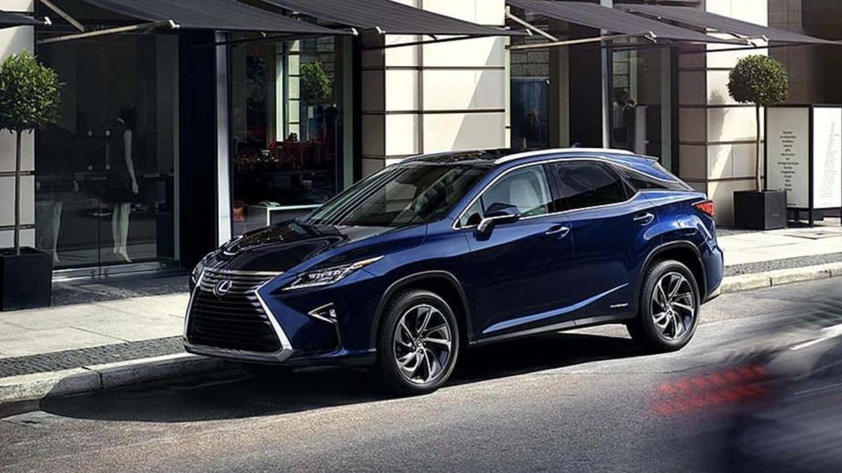 El Lexus RX ha sido conocido por su excelente calidad, manejo sencillo, interior silencioso y confiabilidad, por lo que no es difícil recomendarlo el mejor SUV hibrido en su categoría.