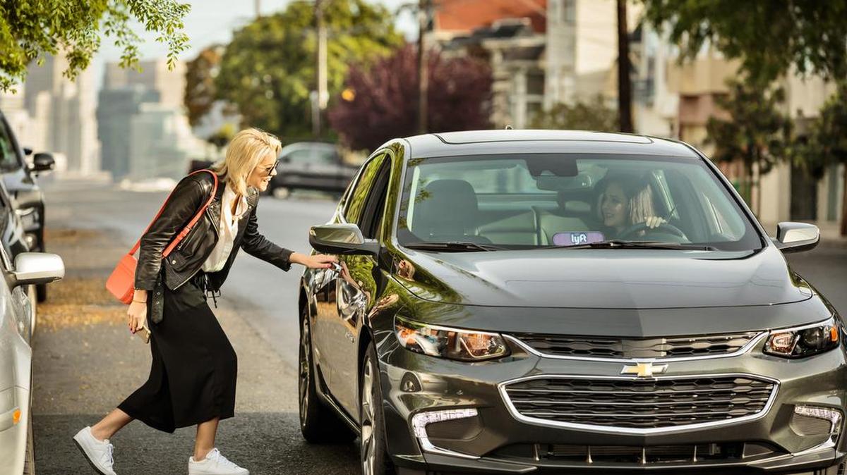 Lyft, la popular compañía de transporte, dijo que realizó importantes cambios a su aplicación de celular para mejorar la atención que brinda a sus conductores en español y en inglés.