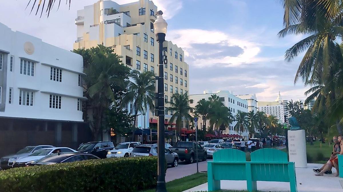 Un edificio en Miami. Si usted pensaba visitar Miami Beach y rentar un apartamento a través de Airbnb, no le será tan fácil: la ciudad está emitiendo multas.