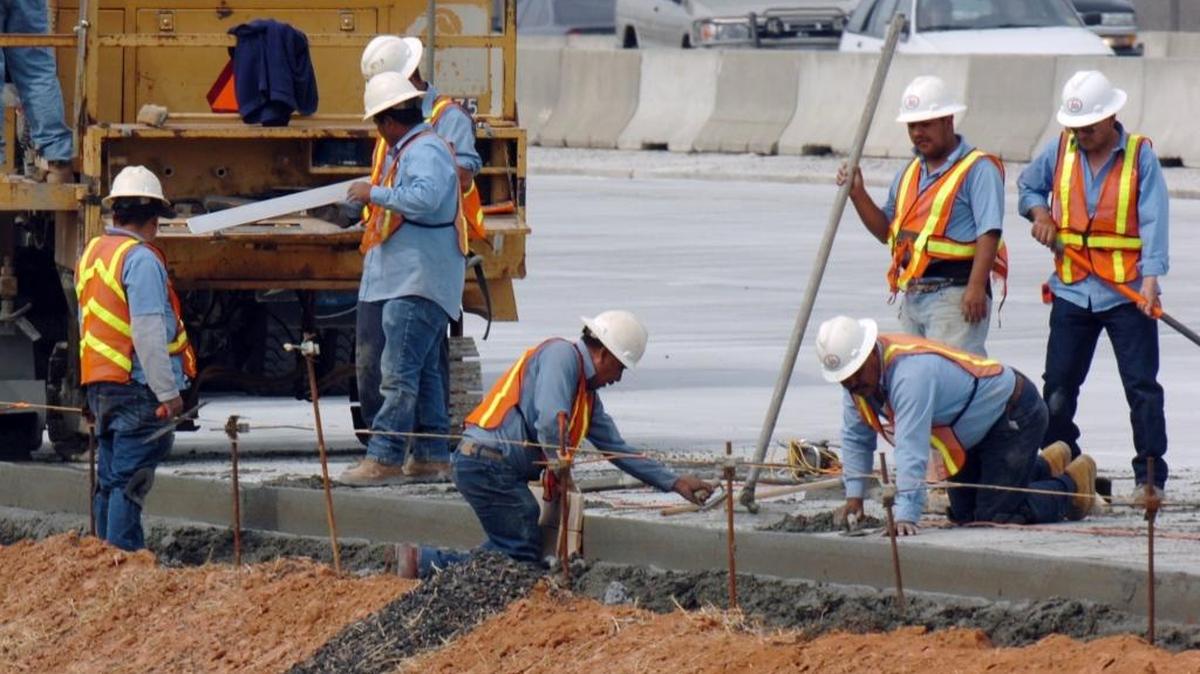En un clima excepcionalmente clemente para un mes de febrero, el sector de la construcción contrató 58,000 trabajadores; la progresión más elevada desde marzo del 2007.