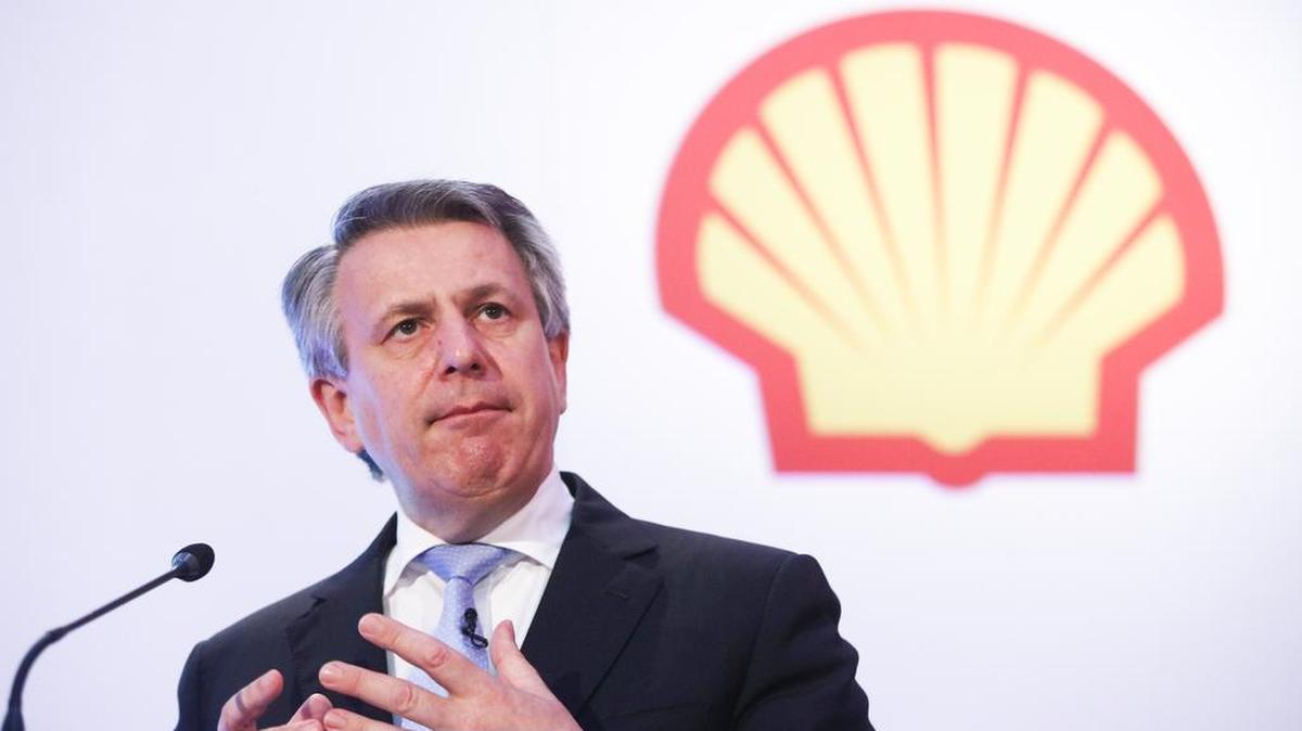 Ben Van Beurden, presidente ejecutivo de la Royal Dutch Shell Plc, durante una presentación el martes a los inversionistas en Londres.