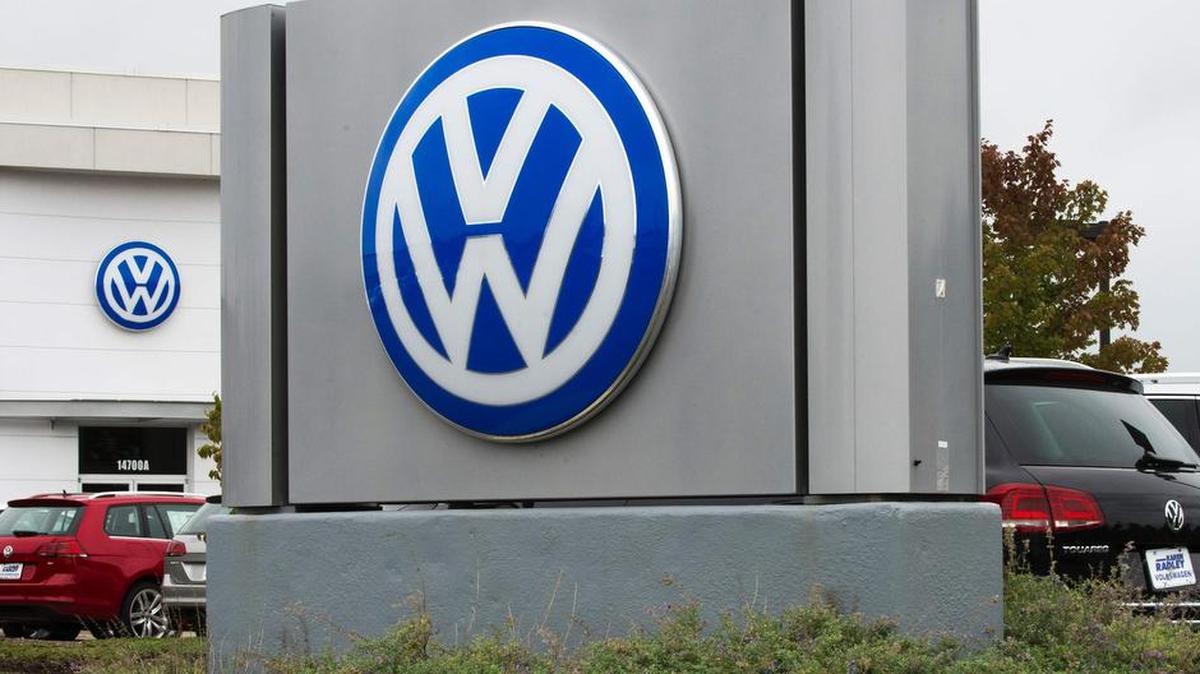 Volkswagen (VW) anunció el jueves que ha llegado a un acuerdo en principio para indemnizar a sus cerca de 650 concesionarios en Estados Unidos por el escándalo de los motores diésel trucados.