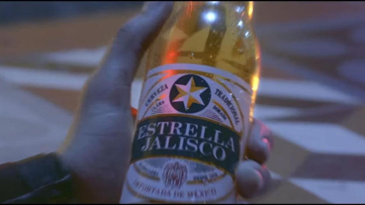 Comercial de la cerveza mexicana Estrella Jalisco
