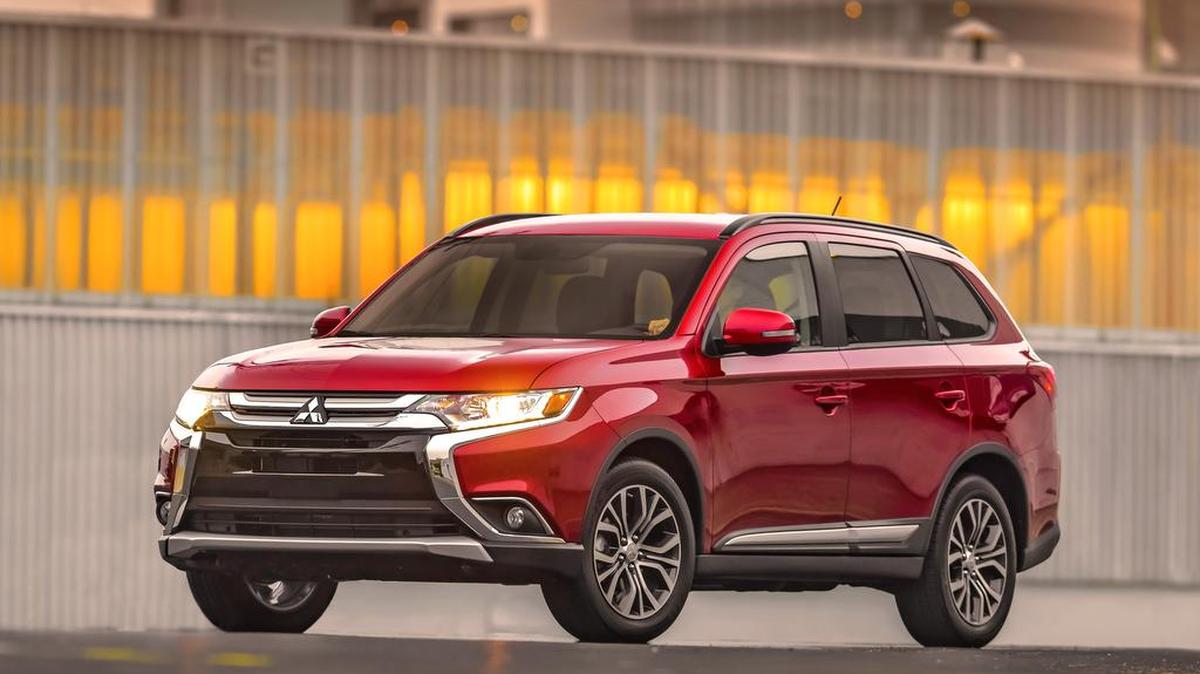 
El Mitsubishi Outlander Sport para el 2016 reafirma el estilo inconfundible de la firma. Es un auto capaz y asequible.
