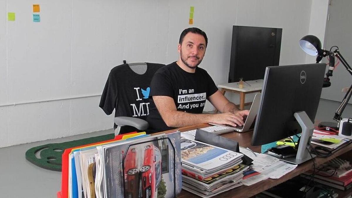 Ismael El-Qudsi, un emprendedor español apostó por Miami para desarrollar SocialPubli.com. Afirma que las redes sociales no son otra cosa que una gran plaza “donde el boca-oreja al final es lo que realmente le habla a los usuarios”.