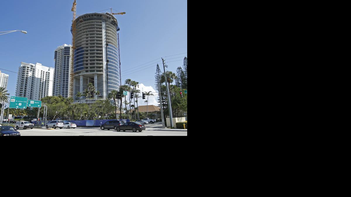 
El interés por el sur de la Florida es tan grande que la Porsche Design Tower, del promotor Gil Dezer, está prácticamente vendida, aunque no terminará de construirse hasta el 2016.
