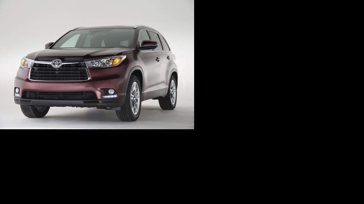 
El Highlander es la contraparte del SUV 4Runner de tamaño mediano, basado en una camioneta y más resistente a todos los caminos.
