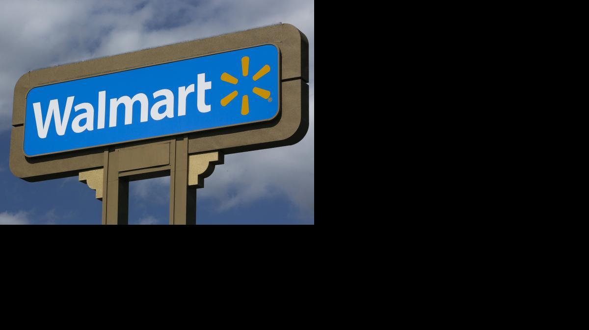 
La multinacional Walmart anunció un servicio de cuentas de cheque sin cargos.
