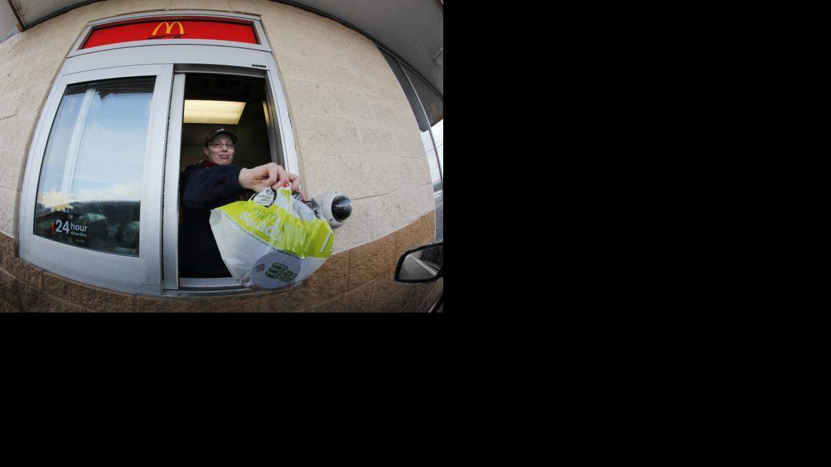 
La multinacional estadounidense McDonald's subirá el sueldo a todos sus empleados más de un 10 por ciento.
