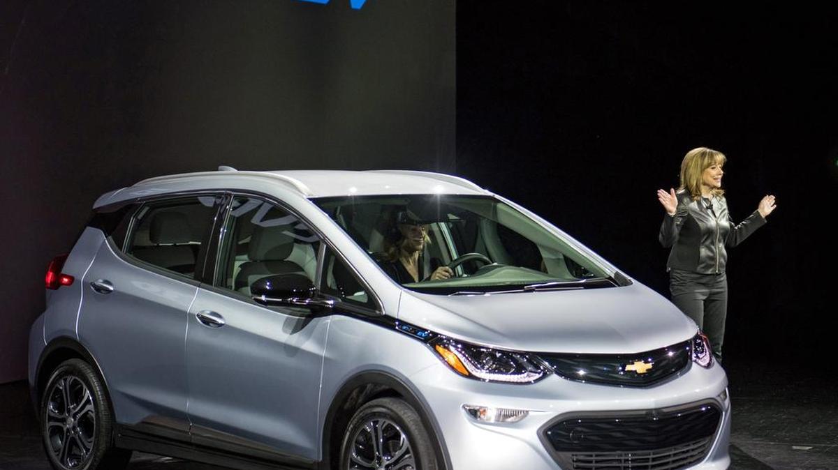 La CEO y ejecutiva de Chevrolet General Motors (GM), Mary Barra, el miércoles, durante la presentación del Chevrolet Bolt EV 2017 en la Feria Internacional de Electrónicos de Consumo, en Las Vegas.