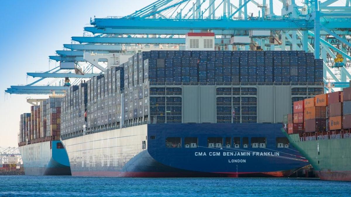 En julio las importaciones se redujeron un 0.8% y sumaron $225,800 millones, mientras que las exportaciones crecieron un 1.9%, para quedar en $186,300 millones.
