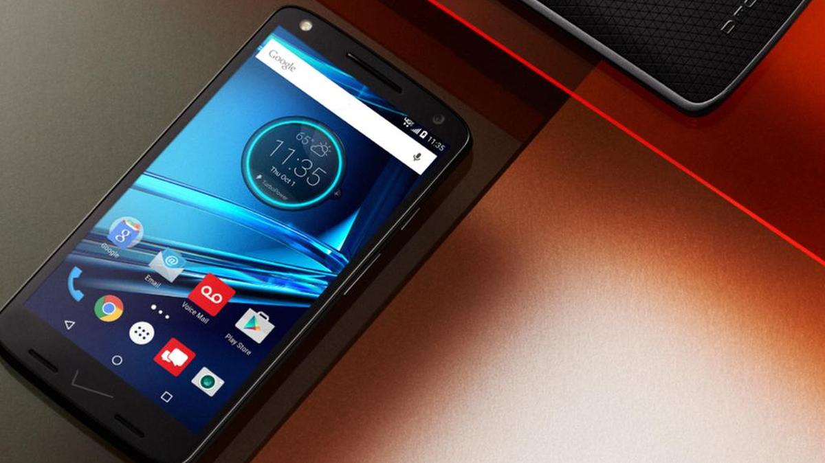 Un Motorola Droid Turb 2. Foto de archivo.