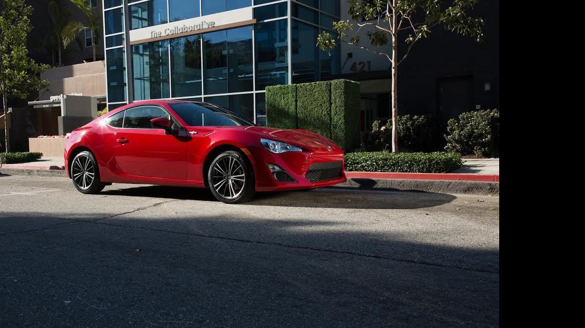 
Concebido para un público amplio que sabe lo que desea, el Scion FR-S es una joyita excitante y accesible a todos los presupuestos.
