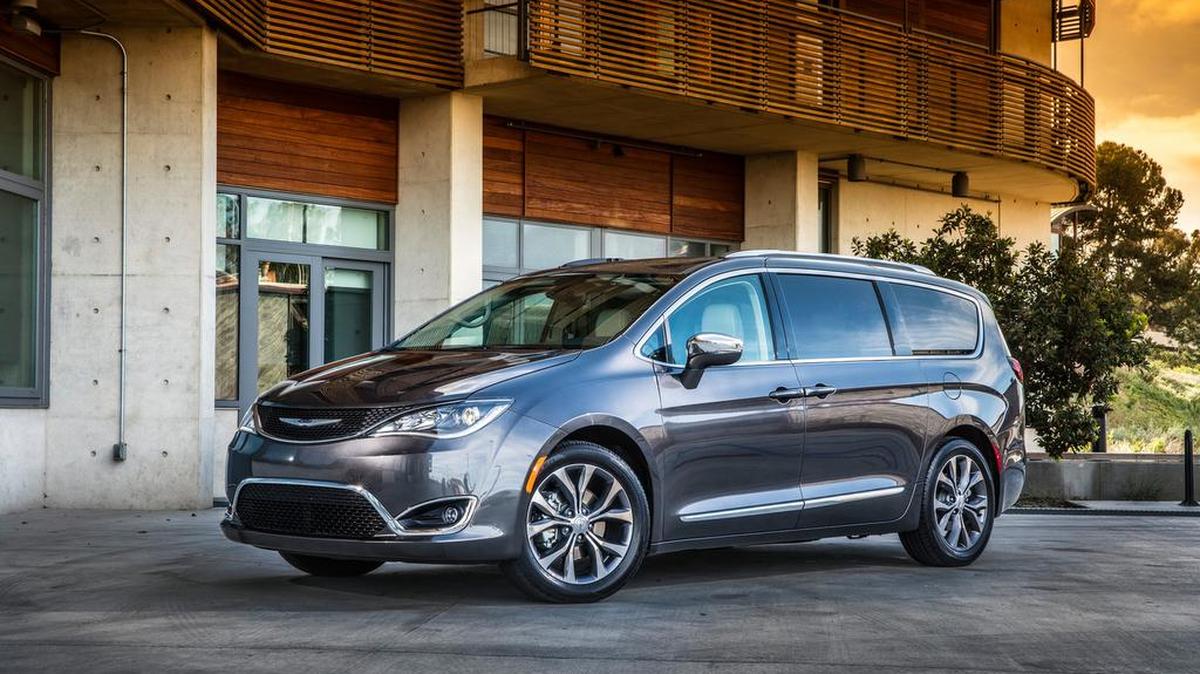 foto provista por Fiat Chrysler Automobiles, muestra el minivan Chrysler Pacifica 2018.
