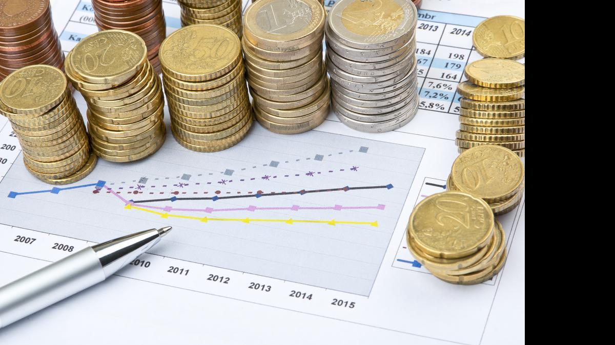 
Es recomendable elaborar un plan financiero sólido, incluso aunque no contrate a un asesor. Sienta las bases para que tome decisiones acertadas respecto a sus ahorros para la jubilación.
