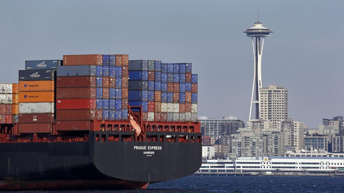 Las exportaciones de EEUU han mostrado un mejor comportamiento en los últimos dos meses, gracias a la desaceleración en la fuerte apreciación del dólar registrada en el último año.