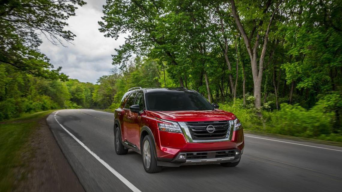 El Nissan Pathfinder del 2022 trae mejoras importantes sobre el modelo anterior y da pelea en este muy competitivo segmento.