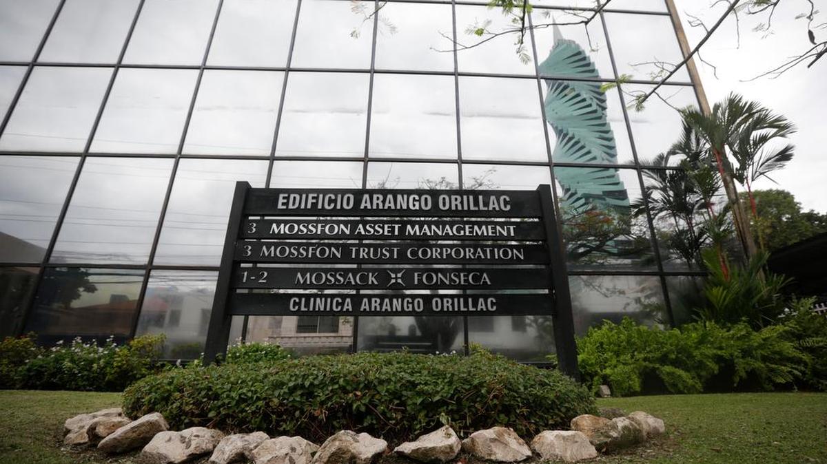 Apenas un puñado de estadounidenses han sido mencionados por haber trasladado una parte de sus haberes a paraísos fiscales con la ayuda del famoso estudio de abogados panameño Mossack Fonseca.