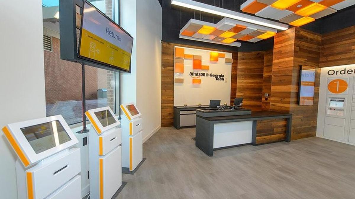 La tienda de Amazon en Georgia Tech, uno de cinco locales donde la compañía impulsa sus servicios de recogida de paquetes.