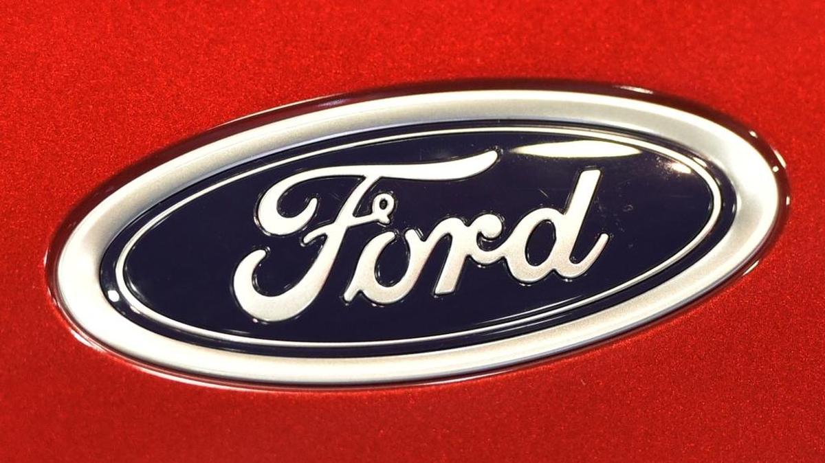 El fabricante automotor estadounidense Ford anunció el jueves que amplió a todo el país y fuera de Estados Unidos sus llamados a revisión de vehículos equipados con airbags Takata defectuosos.