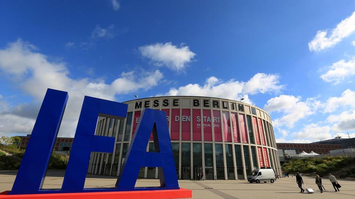 
La berlinesa IFA, la mayor feria tecnológica del mundo, abrirá este viernes sus puertas batiendo récord de empresas participantes y de presentación novedades, aseguró la organización.
