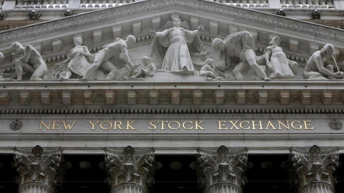 La bolsa neoyorquina sufrió el lunes los efectos de la incertidumbre que vive EEUU.