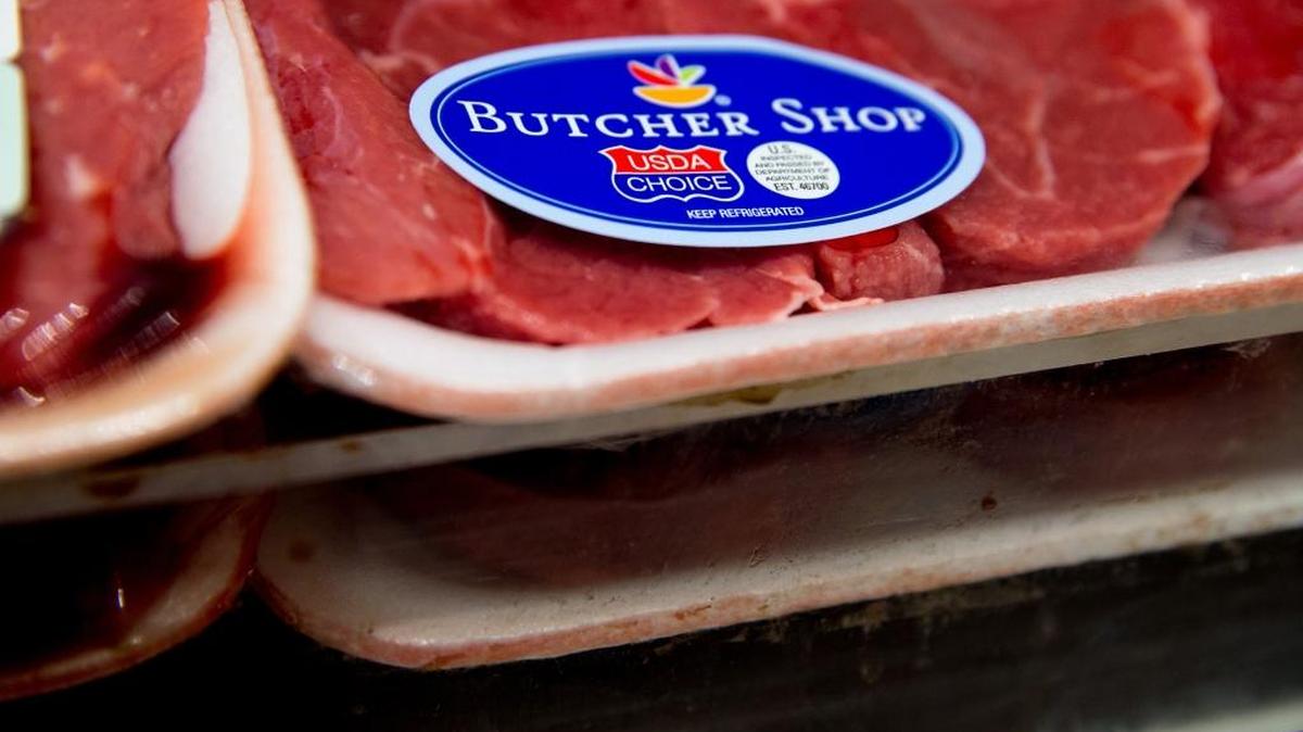 Paquetes de carne son vistos en una tienda en Washington. Los estadounidenses tendrán ahora más dificultades para tratar de averiguar dónde nació, creció y fue sacrificado el animal cuya carne roja están consumiendo.