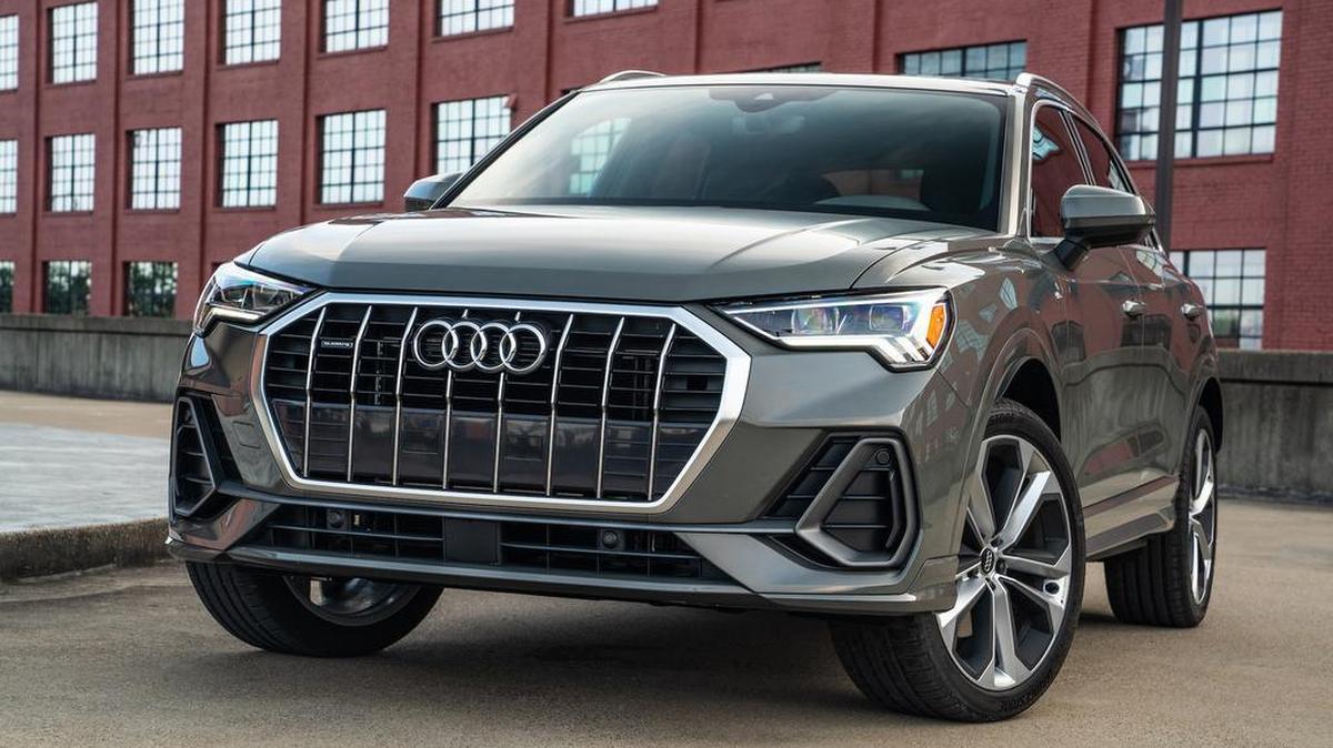 El Audi Q3 del 2020 tiene un moderno estilo, un interior espacioso y buenas características tecnológicas.
