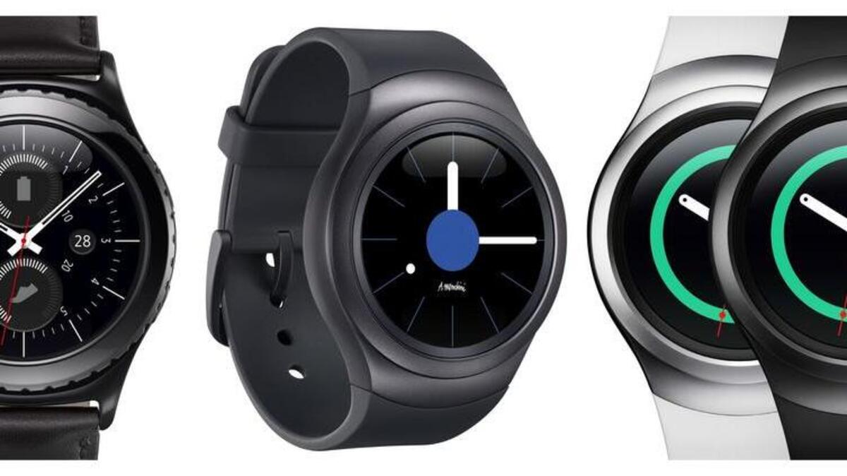 
El gigante surcoreano de la tecnología Samsung Electronics reveló el martes detalles y fotografías del Gear S2, su primer “smartwatch” con diseño circular que presentará esta semana en Berlín.
