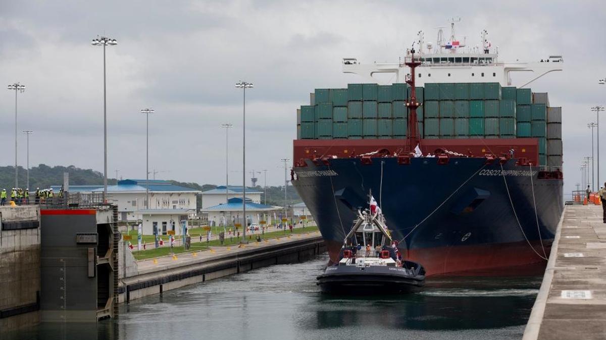 El Canal de Panamá registró en el último año fiscal el tercer mejor tránsito de carga de su historia, con 330.7 millones de toneladas, pese a las adversidades económicas.