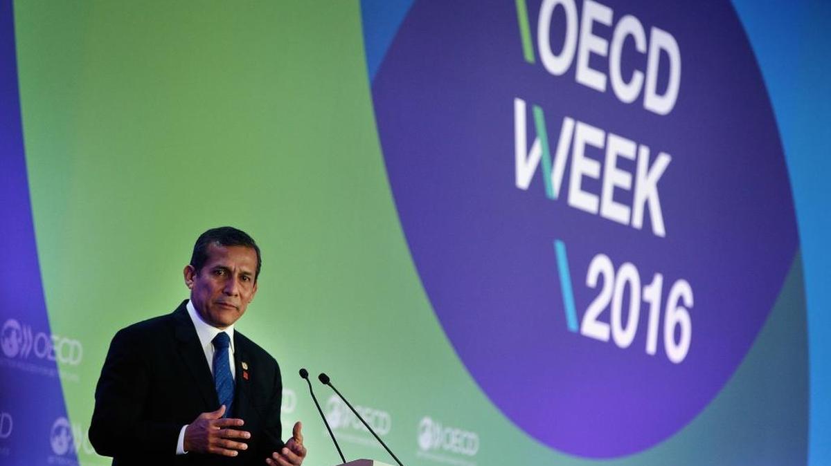 Ollanta Humala, presidente de Perú, habla durante una reunión en la Organización para la Cooperación y el Desarrollo Económico (OCDE), a inicios de junio.