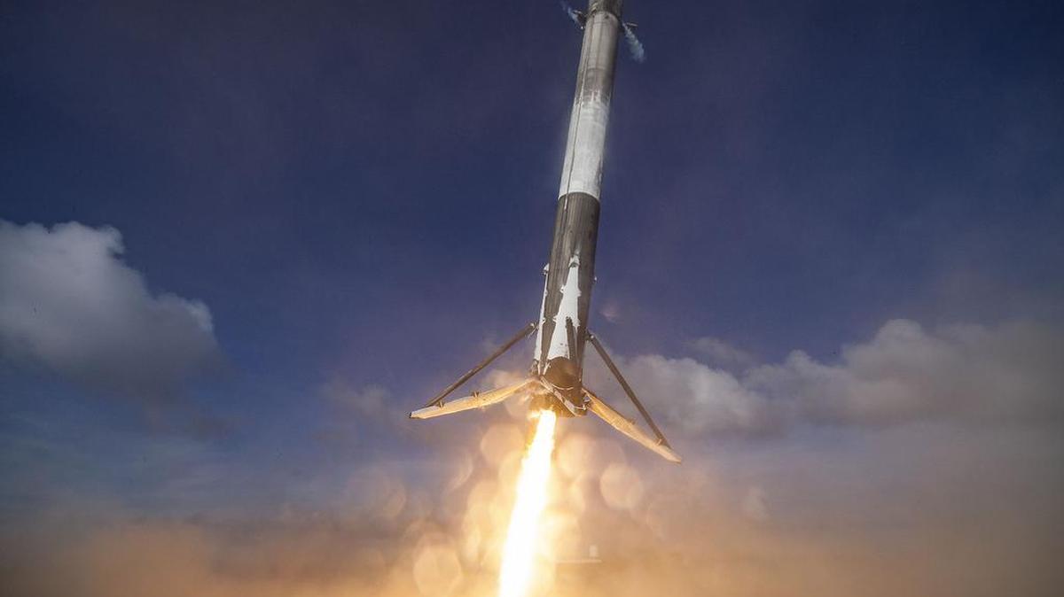 El satélite fue lanzado al espacio por un cohete Falcon 9 que despegó desde el complejo de lanzamiento de SpaceX en Cabo Cañaveral.